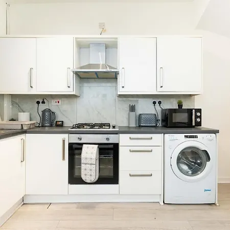 Διαμέρισμα Spacious 4 Bedroom House In - Sleeps 7