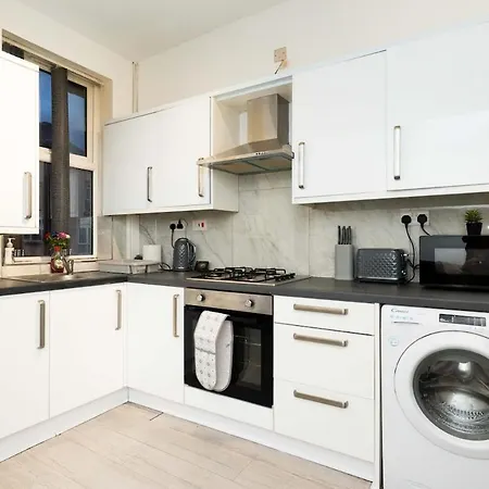 Apartamento Spacious 4 Bedroom House In - Sleeps 7