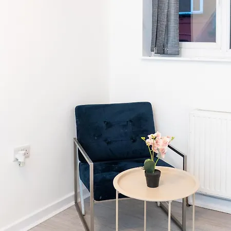 Διαμέρισμα Spacious 4 Bedroom House In - Sleeps 7 Λιντς